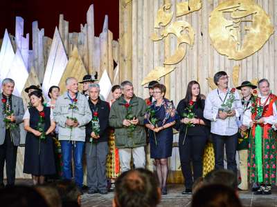 Obraz przedstawiający: Odznaczenia i nagrody z okazji jubileuszu