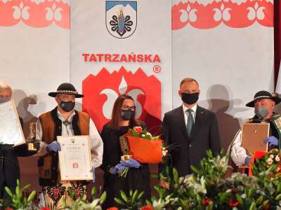 Obraz przedstawiający: Prezydent wręczył Marki Tatrzańskie