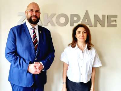 Obraz przedstawiający: Wizyta ambasador Azerbejdżanu