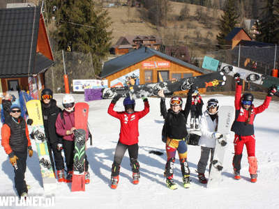 Obraz przedstawiający: Aktywny kwiecień w sekcjach snowboardu i łyżwiarstwa szybkiego AZS Zakopane