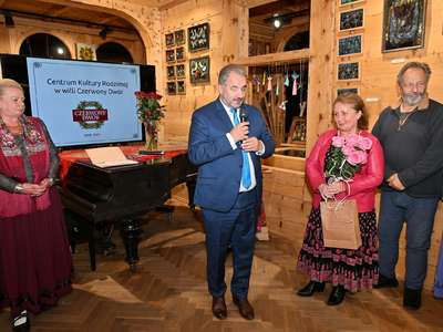 Obraz przedstawiający: 5 - lecie Centrum Kultury Rodzimej w willi Czerwony Dwór