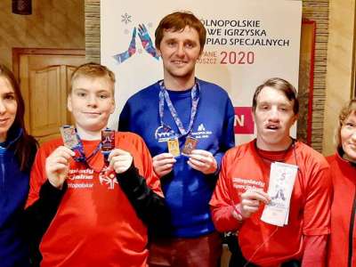 Obraz przedstawiający: 10 medali dla OS Małopolskie w Ogólnopolskich Igrzyskach Olimpiad Specjalnych...