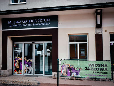 Obraz przedstawiający: Miejska Galeria Sztuki zamknięta dla zwiedzających podczas Wiosny Jazzowej Zakopane