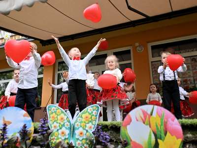 Obraz przedstawiający: Festyn w Przedszkolu nr 7 w Zakopanem