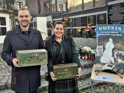 Obraz przedstawiający: XXXIII Kwesta na Rzecz Odnowy Zabytkowych Nagrobków podsumowana