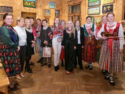 Obraz przedstawiający: Inspirujący Dzień Kobiet w Czerwonym Dworze