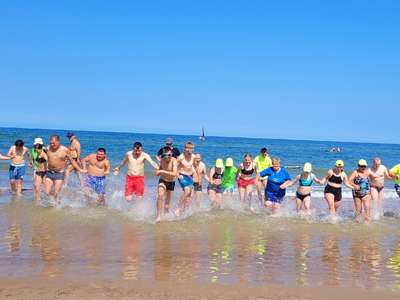 Obraz przedstawiający: Sportowcy z Fundacji Handicap trenowali nad Bałtykiem