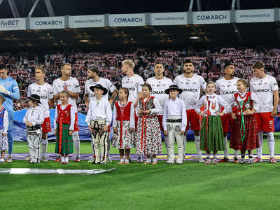 Obraz przedstawiający: Cracovia uczciła Kurierów Tatrzańskich – wyjątkowy mecz z Legią