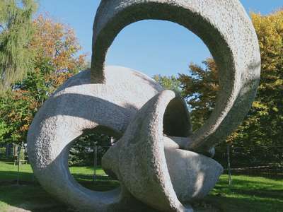 Obraz przedstawiający: Rzeźba "Orbity"