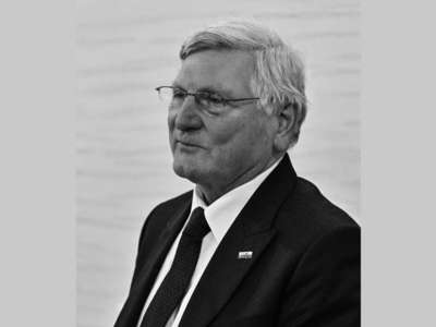 Obraz przedstawiający: Zmarł Krzysztof Owczarek