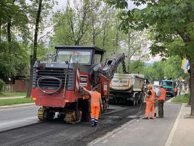 Obraz przedstawiający: Naprawa ubytków i wymiana nawierzchni na zakopiańskich ulicach