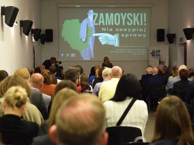 Obraz przedstawiający: Konferencja poświęcona Zamoyskiemu