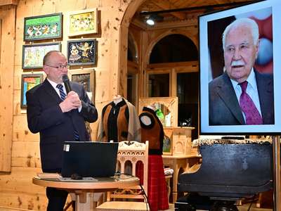 Obraz przedstawiający: Wieczór pamięci Ryszarda Kaczorowskiego w Czerwonym Dworze