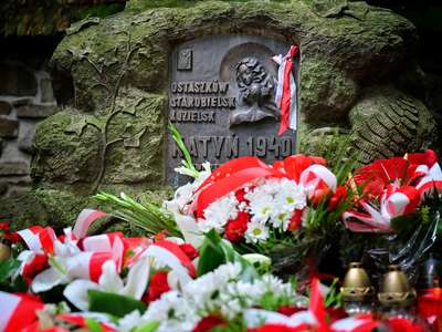 Obraz przedstawiający: Zakopane oddaje hołd ofiarom sowieckiej agresji