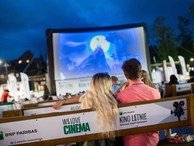 Obraz przedstawiający: Najdłuższy wakacyjny festiwal filmowy w Polsce BNP Paribas Kino Letnie...