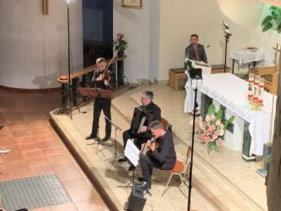 Obraz przedstawiający: Kameralne trio i 