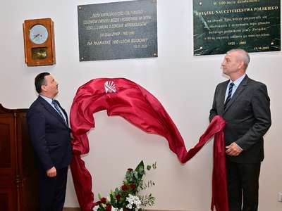 Obraz przedstawiający: 100-lecia powstania budynku Sanatorium Nauczycielskiego