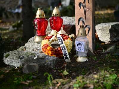 Obraz przedstawiający: Wspominamy tych, którzy odeszli, a których życie i praca pozostawiły...