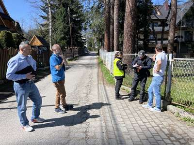 Obraz przedstawiający: Zakopane mówi „NIE” bezmyślnej i nielegalnej wycince drzew. Władze miasta...
