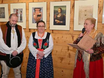 Obraz przedstawiający: Wernisaż wystawy Anny Buńdy - Doruli i Janusza Tycnera w...
