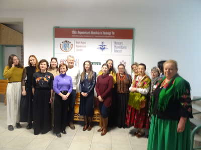 Obraz przedstawiający: Współpraca Czerwonego Dworu w ramach projektu wyszehradzkiego