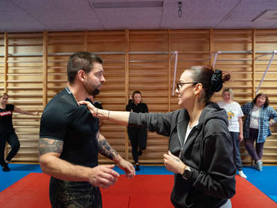 Obraz przedstawiający: Pracownicy MOPS po kursie samoobrony