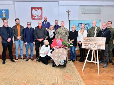 Obraz przedstawiający: Żołnierze WOT-u wyremontowali dom bohaterki Powstania Warszawskiego