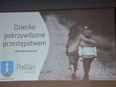 Obraz przedstawiający: Konferencja Dziecko pokrzywdzone przestępstwem