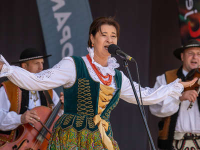 Obraz przedstawiający: Koncert Hani Rybki z Zespołem przy sopockim molo zainaugurował sezon...