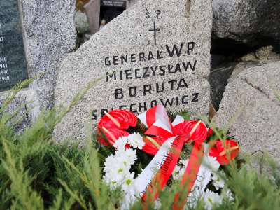 Obraz przedstawiający: 34. rocznica śmierci gen. Boruty-Spiechowicza
