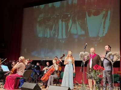 Obraz przedstawiający: Koncert Sylwestrowy Tatrzańskiej Orkiestry Klimatycznej