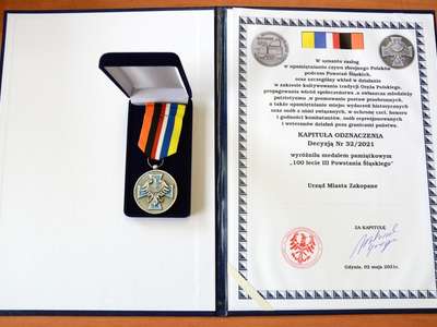 Obraz przedstawiający: Medal pamiątkowy 100-lecie III Powstania Śląskiego