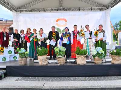 Obraz przedstawiający: NA TATRZAŃSKIM SZLAKU SŁÓW. DRUGI DZIEŃ JUBILEUSZOWEGO ZAKOPIAŃSKIEGO FESTIWALU LITERACKIEGO.