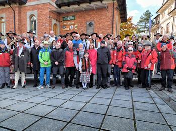 Obraz przedstawiający: Pokazywać ludziom góry swoimi oczami... ceremoniał blachowania nowych przewodników
