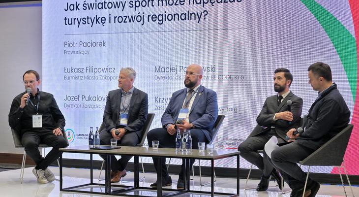 Obraz przedstawiający: W Zakopanem trwa III. EKSiT