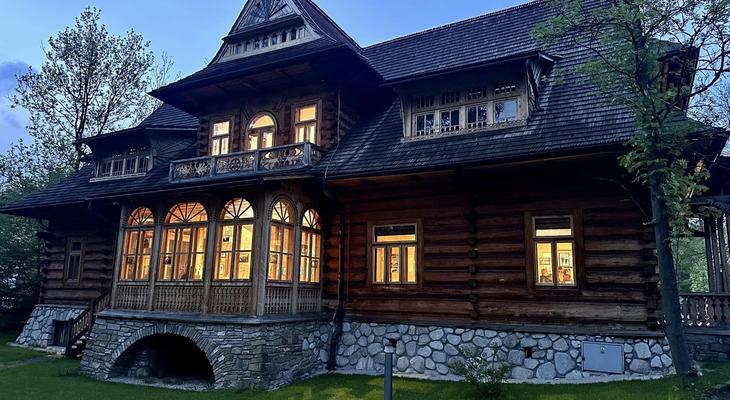 Obraz przedstawiający: Nocne zwiedzanie z klimatem – tak było w Zakopanem!