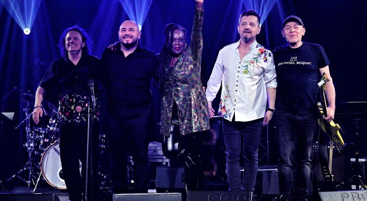 Obraz przedstawiający: WIOSNA JAZZOWA  W
KOBIECEJ TONACJI