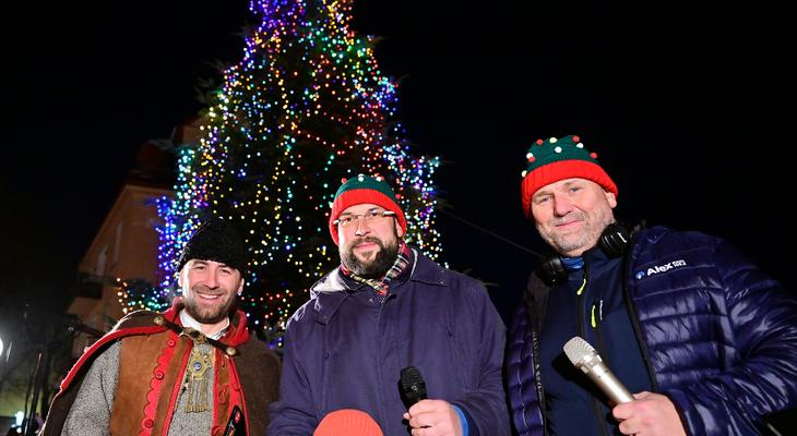 Obraz przedstawiający: Miejskie
Mikołajki 2025 – magia świątecznego oczekiwania, tłumy na Krupówkach i
niezapomniane eMOCje!