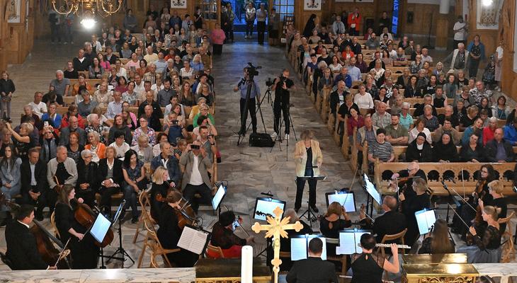 Obraz przedstawiający: 24. MIĘDZYNARODOWY FESTIWAL MUZYKI ORGANOWEJ I
KAMERALNEJ IM. WACŁAWA GEIGERA – CZTERY KONCERTY, SETKI SŁUCHACZY, WSPANIALI
ARTYŚCI I NIEZWYKŁA RÓŻNORODNOŚĆ!