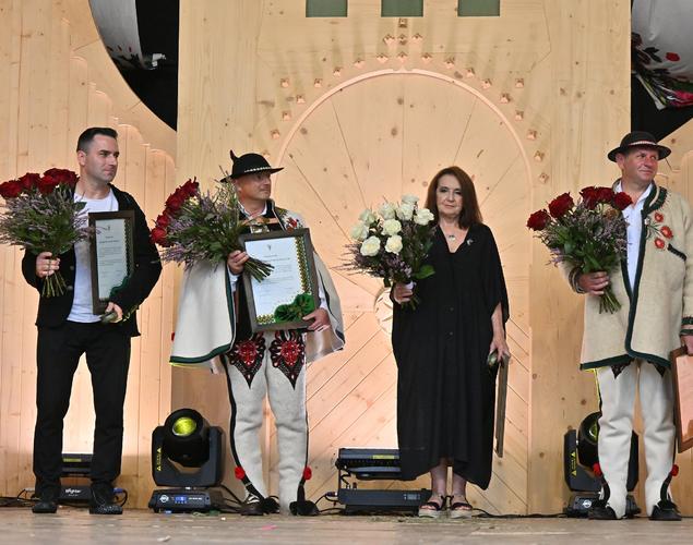 Nagrody „Siła Korzeni” przyznane! Kończymy przedostatni dzień 54. Międzynarodowego Festiwalu Folkloru Ziem Górskich!