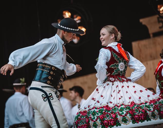 Obraz przedstawiający: BARWY, DŹWIĘKI I EMOCJE – JUŻ W NAJBLIŻSZY PIĄTEK, ROZPOCZYNAMY 56. MIĘDZYNARODOWY FESTIWAL FOLKLORU ZIEM GÓRSKICH W ZAKOPANEM