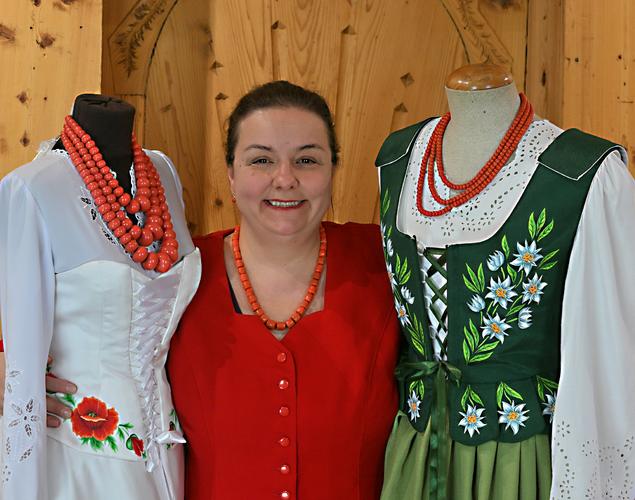 Bez patosu. Anna Buńda-Dorula - malarstwo na tkaninie