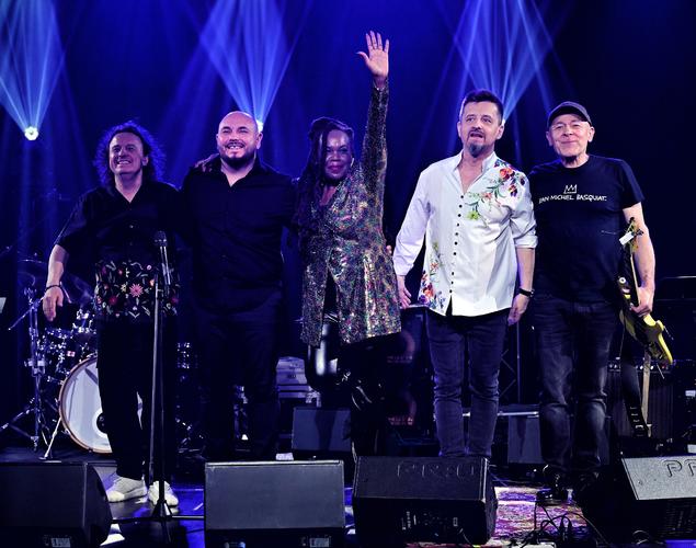Obraz przedstawiający: WIOSNA JAZZOWA  W
KOBIECEJ TONACJI