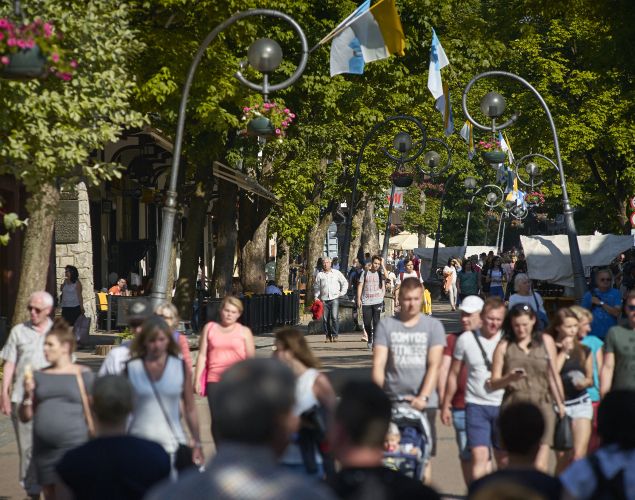 Along the Krupówki promenade and the Zamoyskiego street