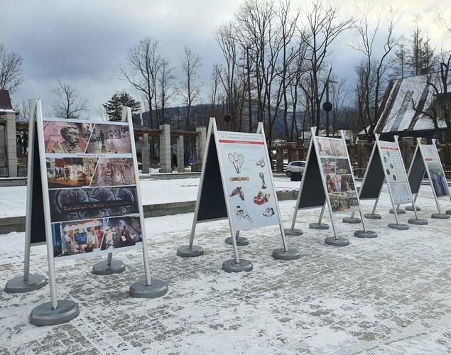 Wystawa Plenerowa „70 lat Muzeum z pasji do sportu” na Placu Niepodległości w Zakopanem