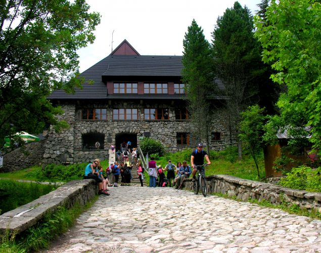 PTTK-Herberge in der „Chochołowska Polana“ benannt nach Johannes Paul II